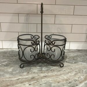 Henn Pottery Wine Rack with Plastic Containers